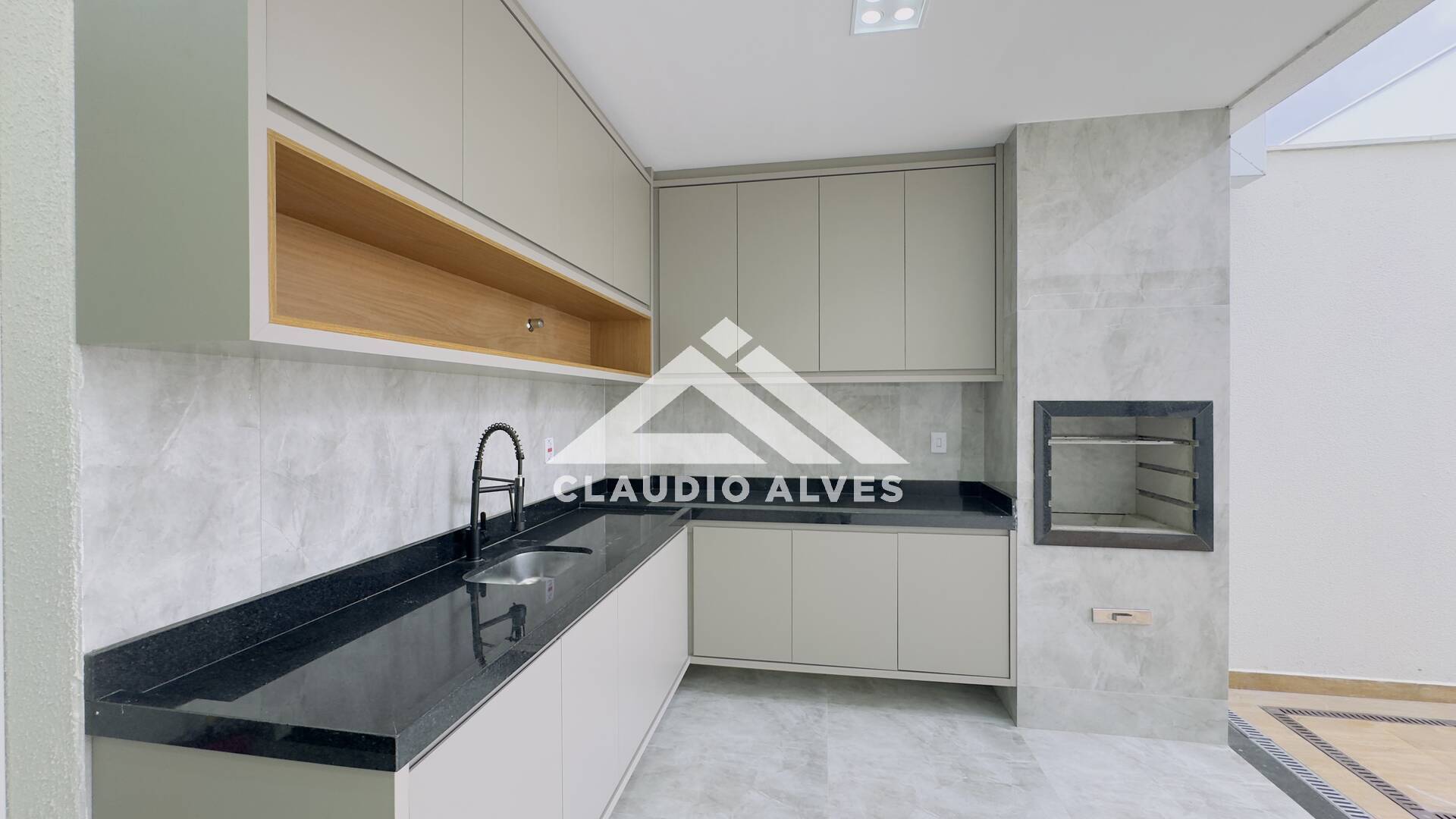 CASA PARA ALUGUEL | 5 QUARTOS | 3 SUÍTES | PISCINA E ÁREA GOURMRT