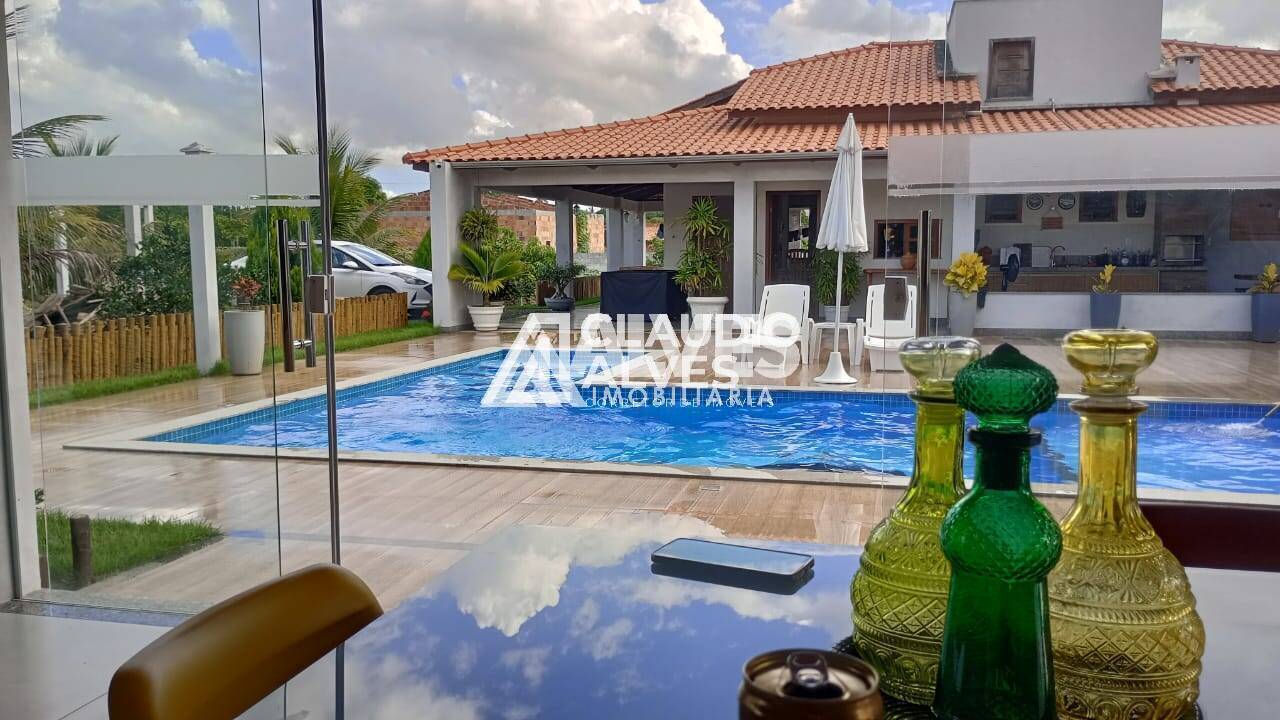 CHÁCARA DE ALTO PADRÃO COM PISCINA E ÁREA DE LAZER COMPLETA