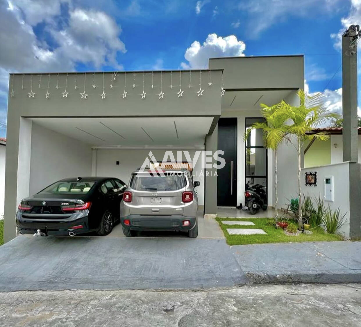 CASA COM 3 QUARTOS SENDO 1 SUÍTE MASTER PISCINA E ÁREA GOURMET COMPLETA