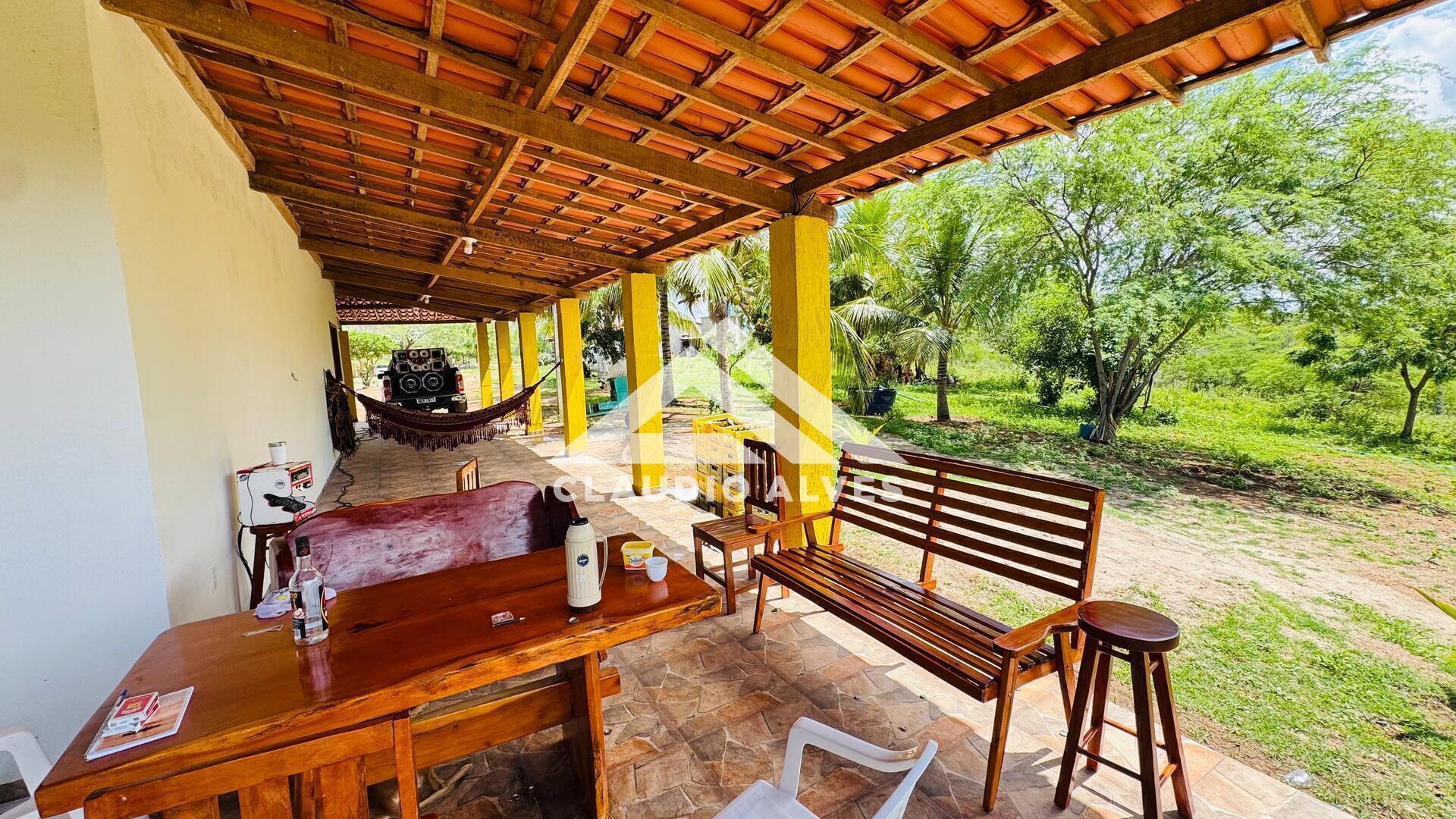 FAZENDA COM 202 TAREFAS CASA SEDE COM 4 QUARTOS SENDO 2 SUÍTES