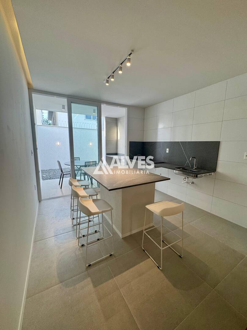 CASA COM 3 QUARTOS SENDO 1 SUITE E ESPAÇO GOURMET