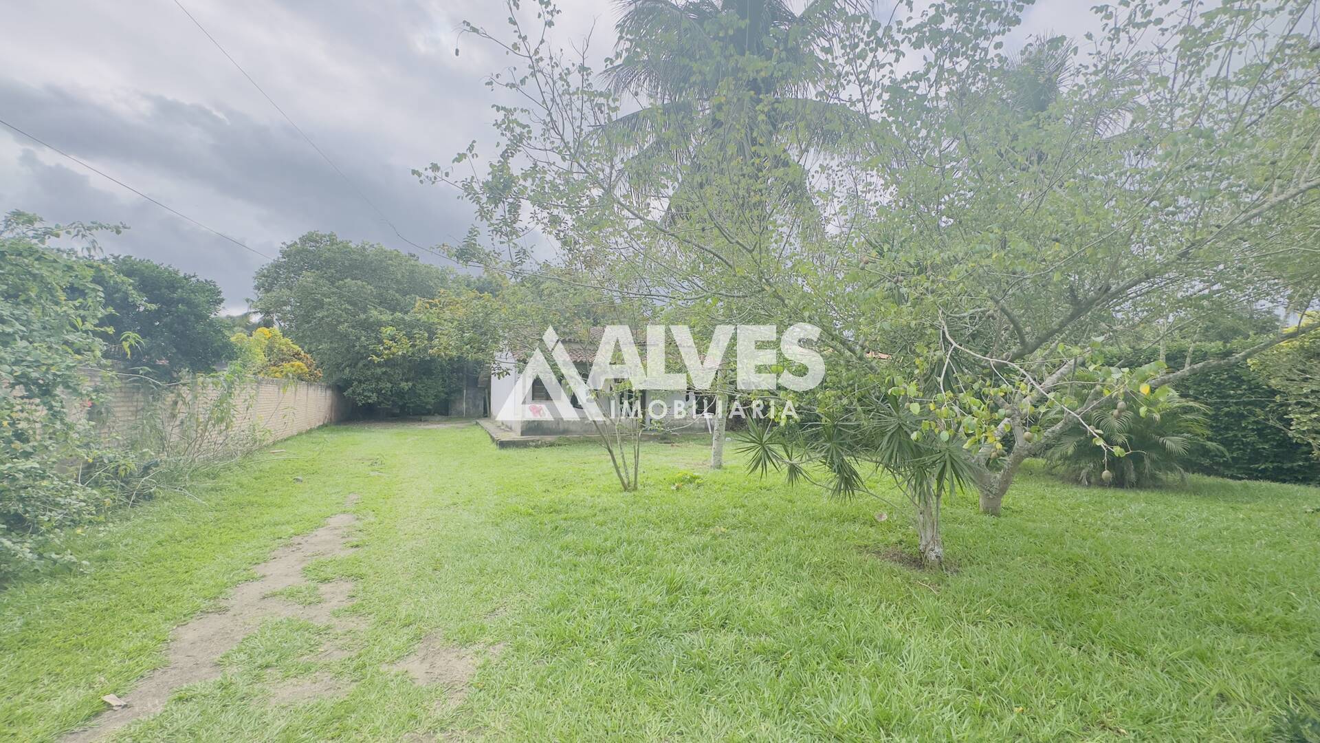 NINI SÍTIO COM DE 2.178 M2 NA REGIÃO DA AV. NOÍDE CERQUEIRA