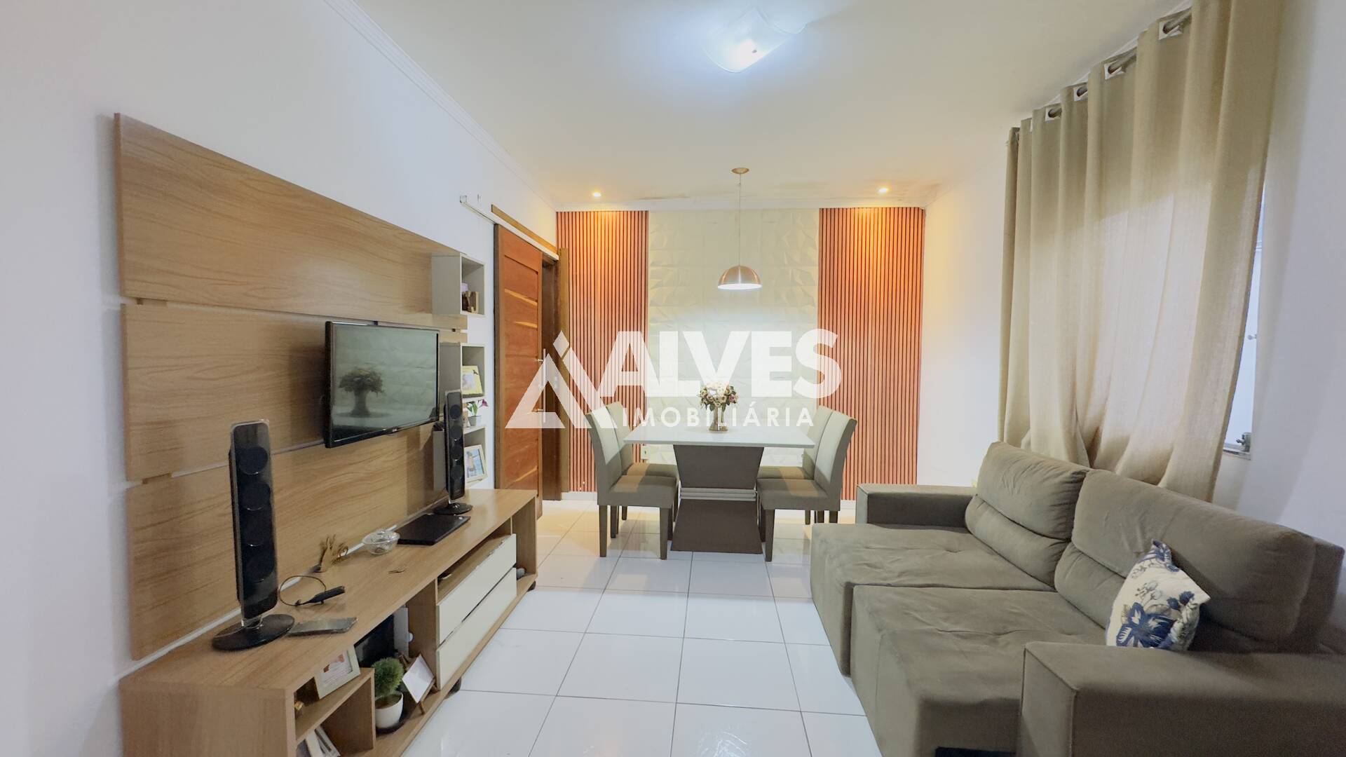 CASA COM 2 QUARTOS SENDO 1 SUÍTE NO BAIRRO CAMPO LIMPO
