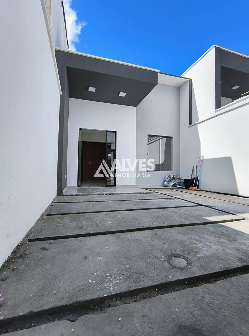 CASA COM 3 QUARTOR SENDO 1 SUÍTE
