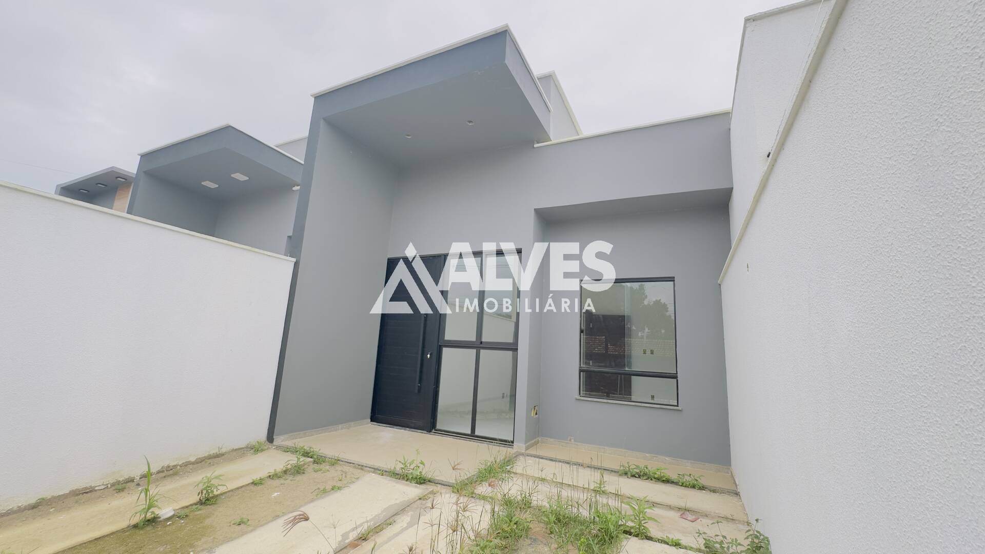CASA COM 3 QUARTOS SENDO 1 SUÍTE NA REGIÃO DA AV. AIRTON SENNA