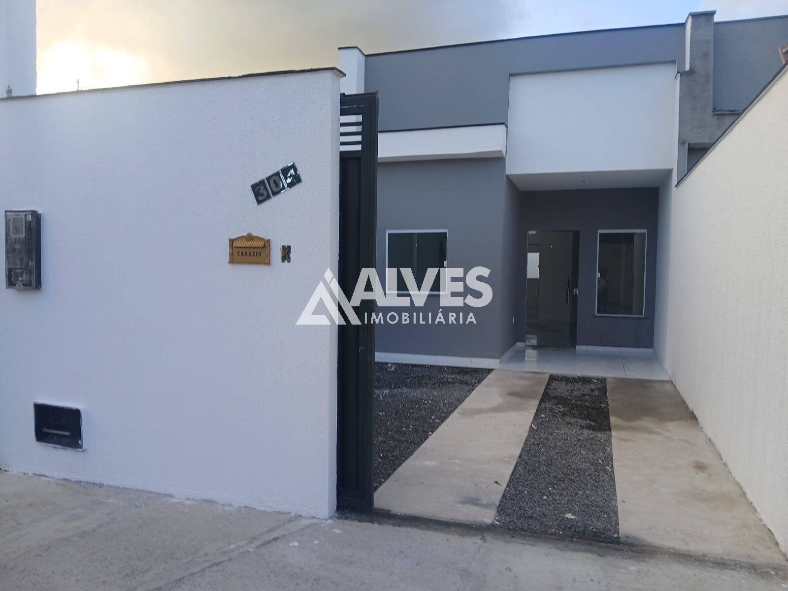 CASA COM 2 QUARTOS SENDO 1 SUÍTE COM ESCRITURA GRÁTIS
