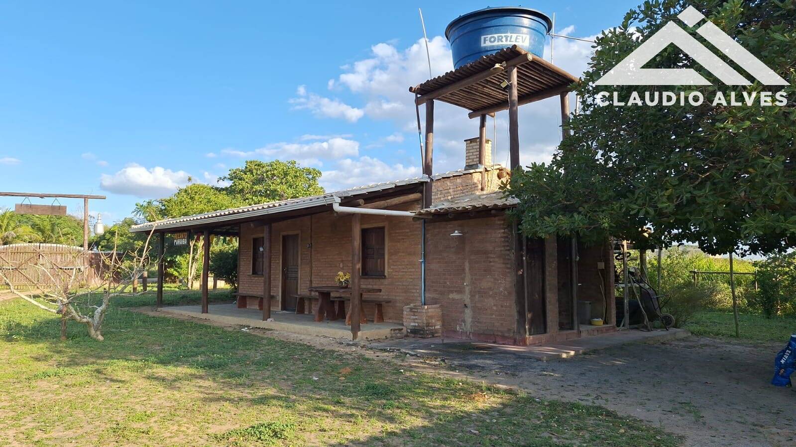 SÍTIO NO RETIRO DE CORAÇÃO DE MARIA