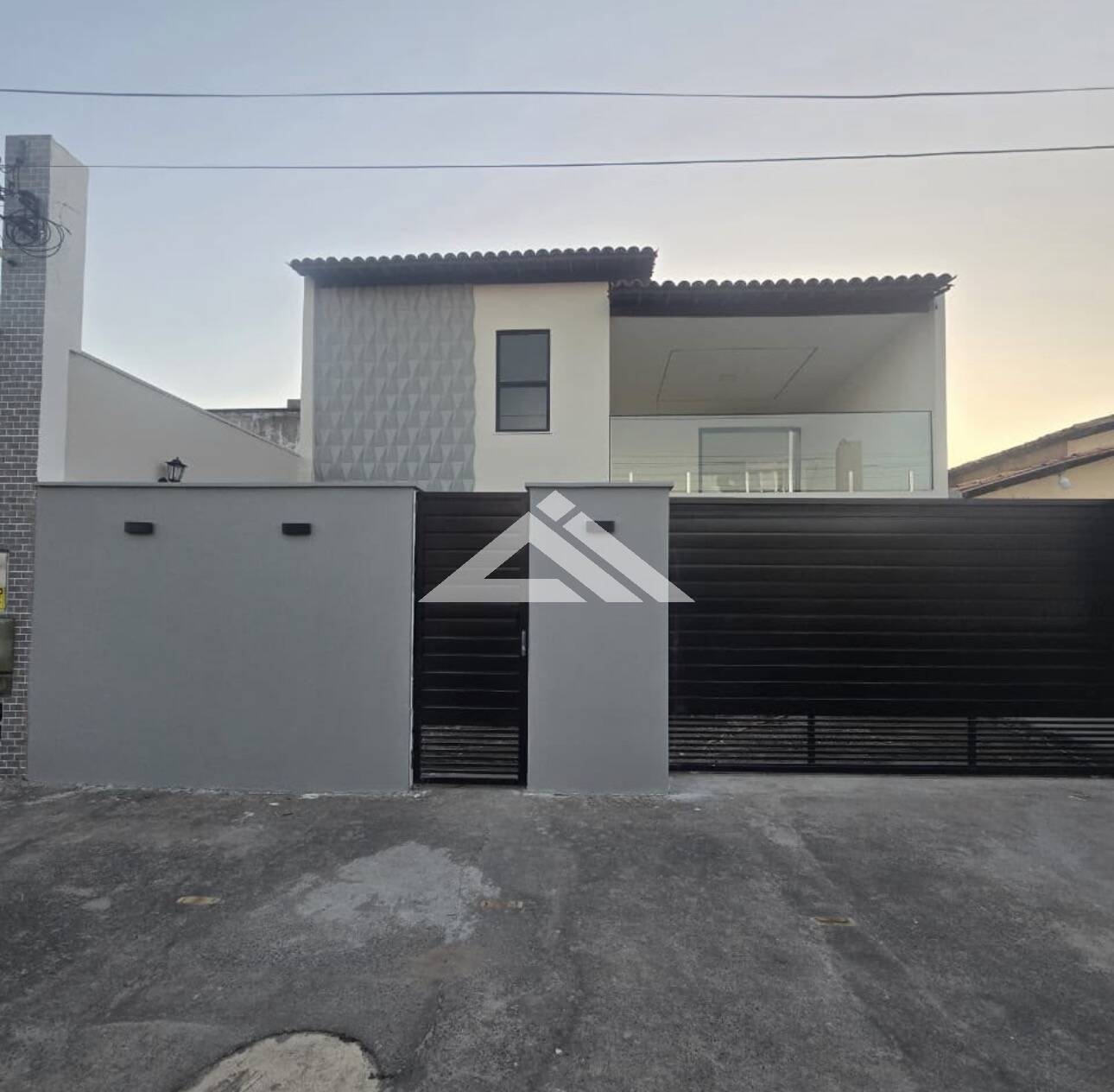 CASA À VENDA | 393 M2 DE ÁREA CONSTRUÍDA | BAIRRO BRASÍLIA FEIRA DE SANTANA